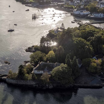 Avison Young brings island retreat to market