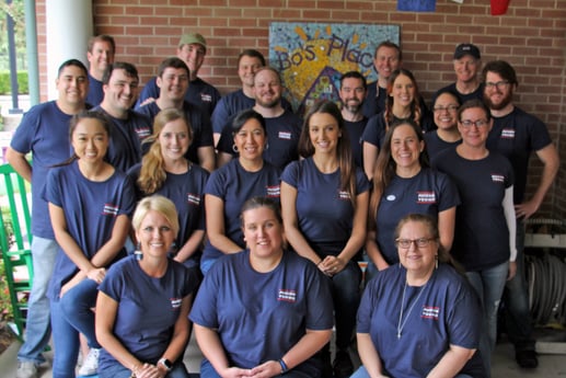 Avison Young team spends Day of Giving at two Houston
non-profit organizations