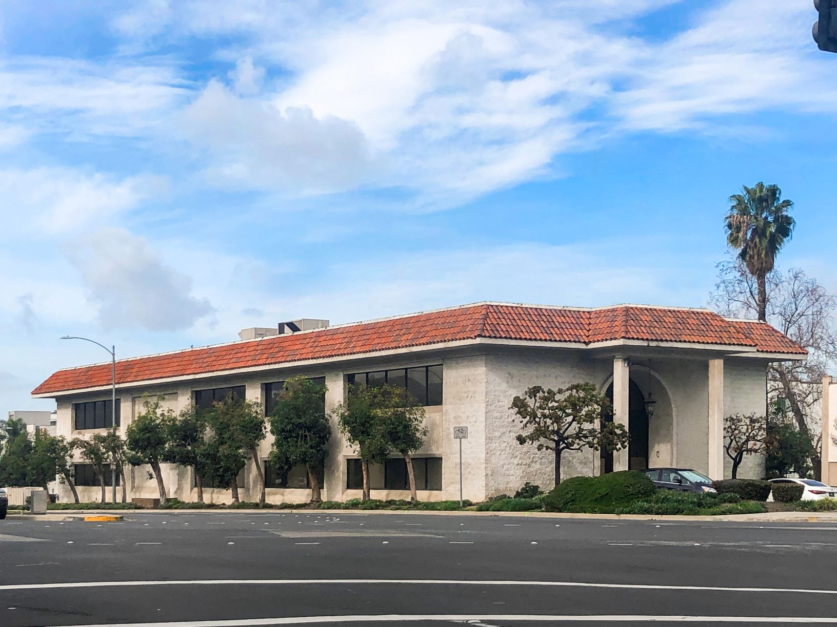Avison Young brokers $5.925-million off-market sale of 14,492-square-foot value-add office building in Glendale, CA