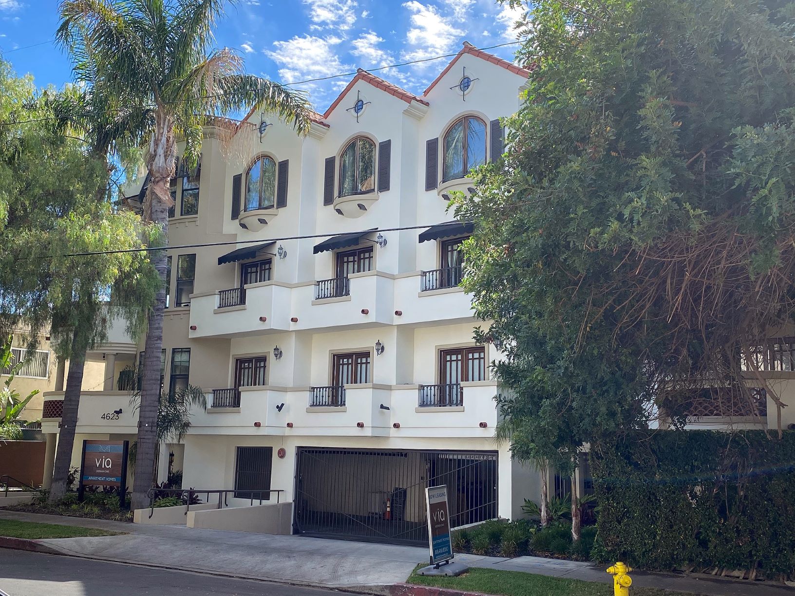 Avison Young achieves record-breaking $600,000 per unit sale of an 18-unit apartment property in Sherman Oaks, CA