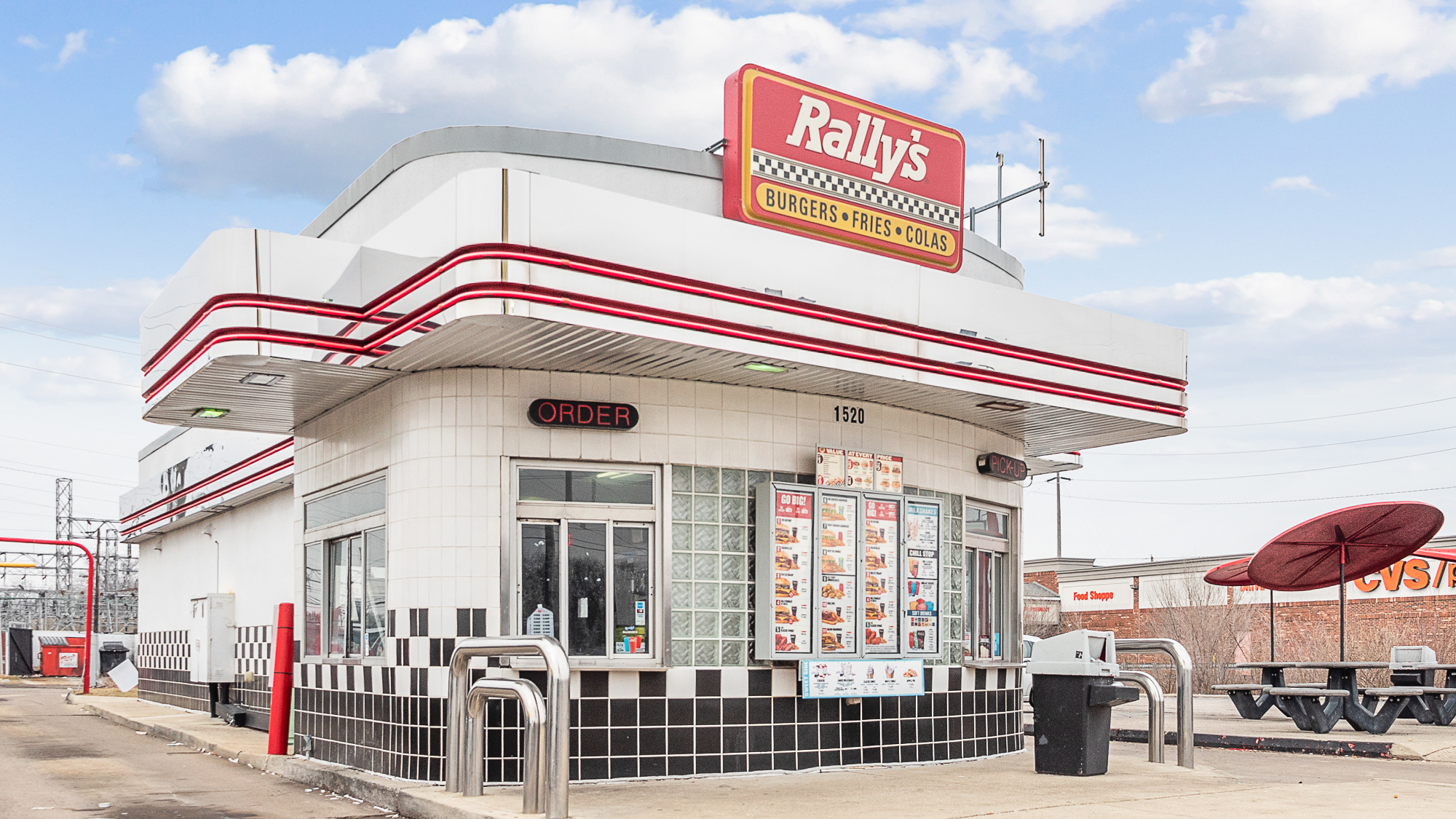 Avison Young brokers sale of retail property leased to Rally’s in Indianapolis