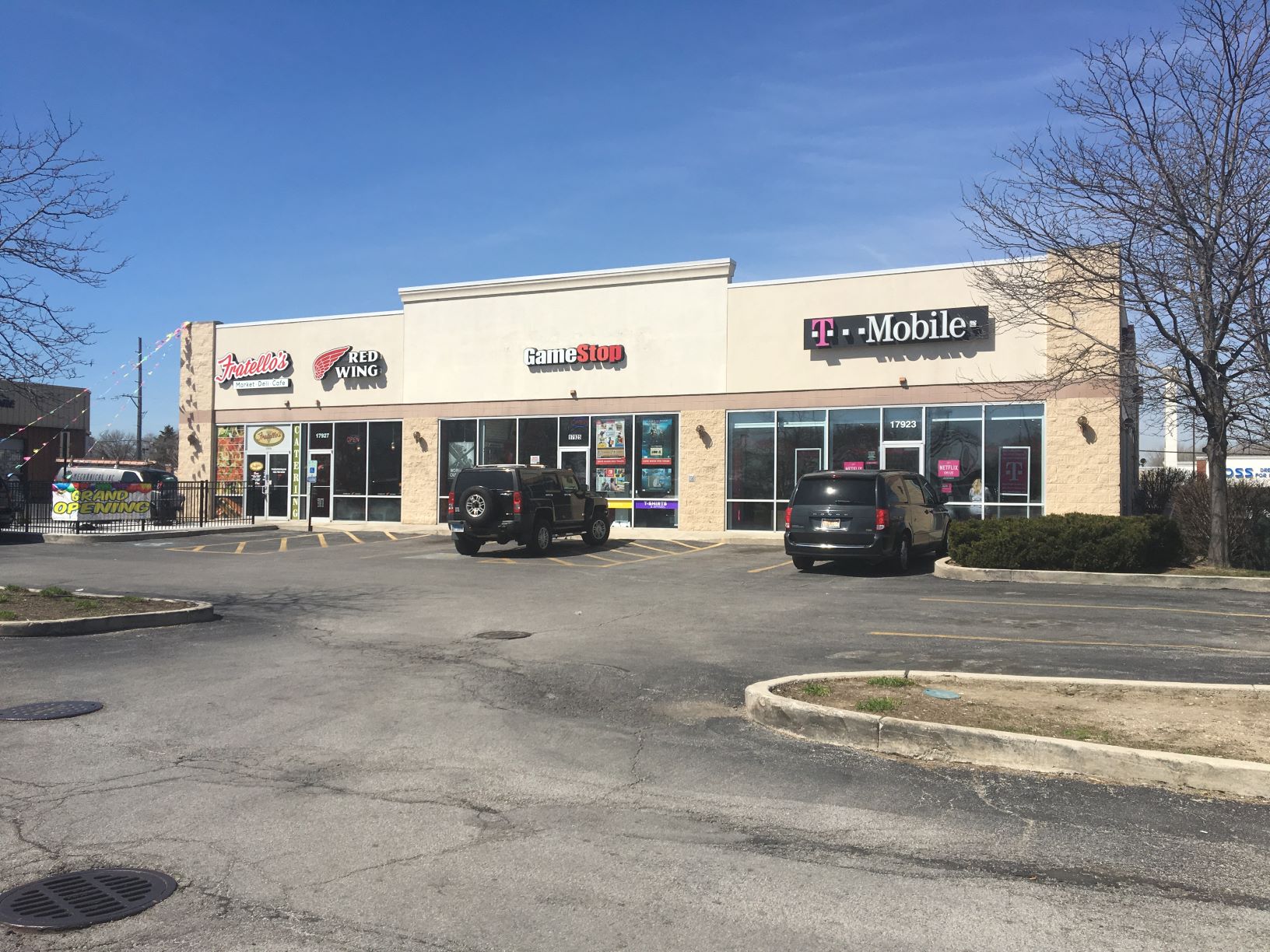 Avison Young Announces Sale of Multi-Tenant Retail Center in Homewood, IL