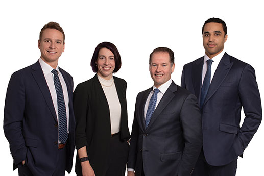 Photo de Mark Sinnett, Sébastien Gatti, Yann Charles et Marie-Claire Laflamme-Sanders nouveaux ajouts à l'équipe Avison Young au Québec