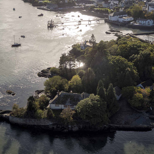 Avison Young brings island retreat to market