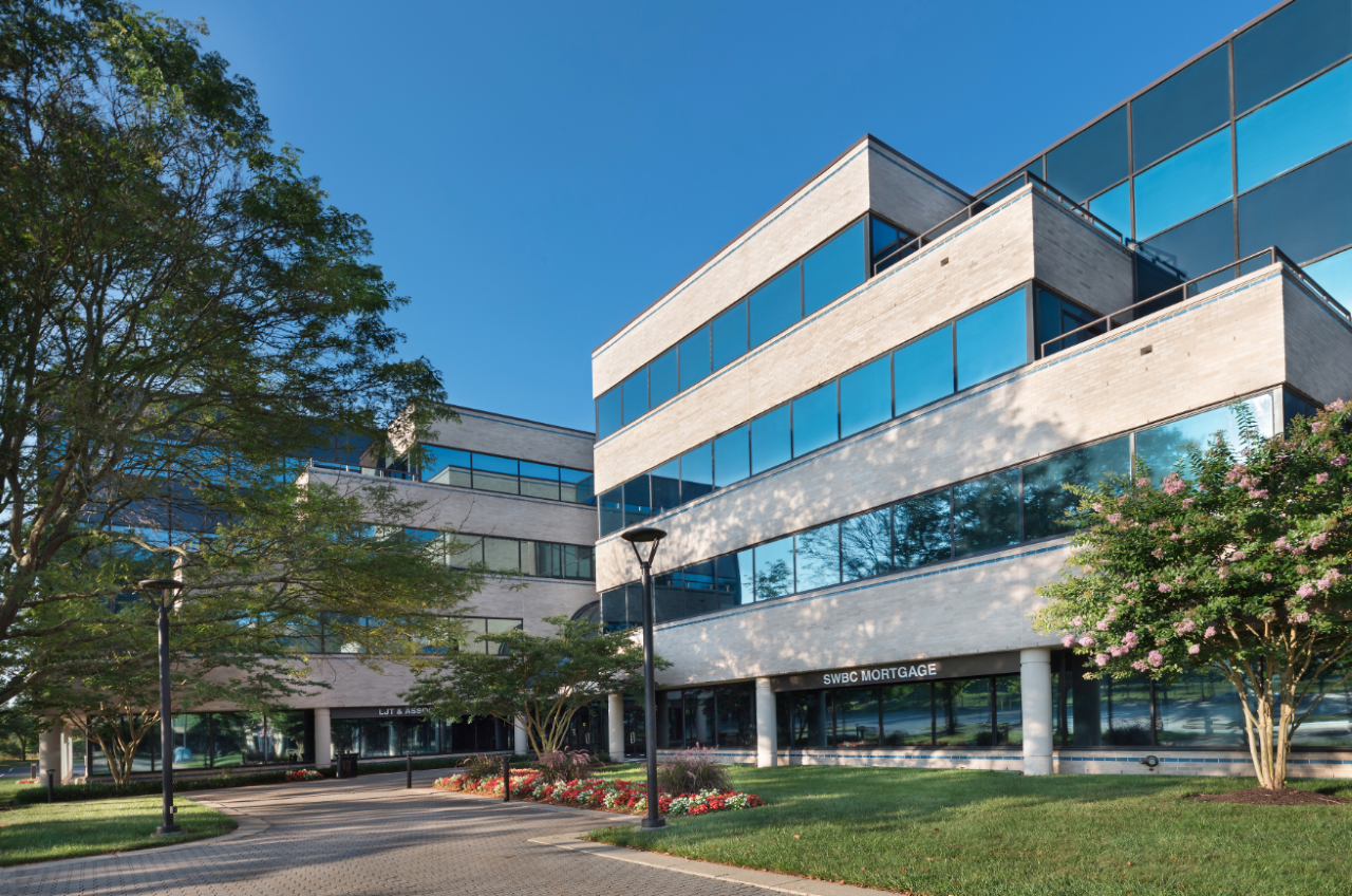 Avison Young investment sales team sells Woodmere I & II on behalf of DWS