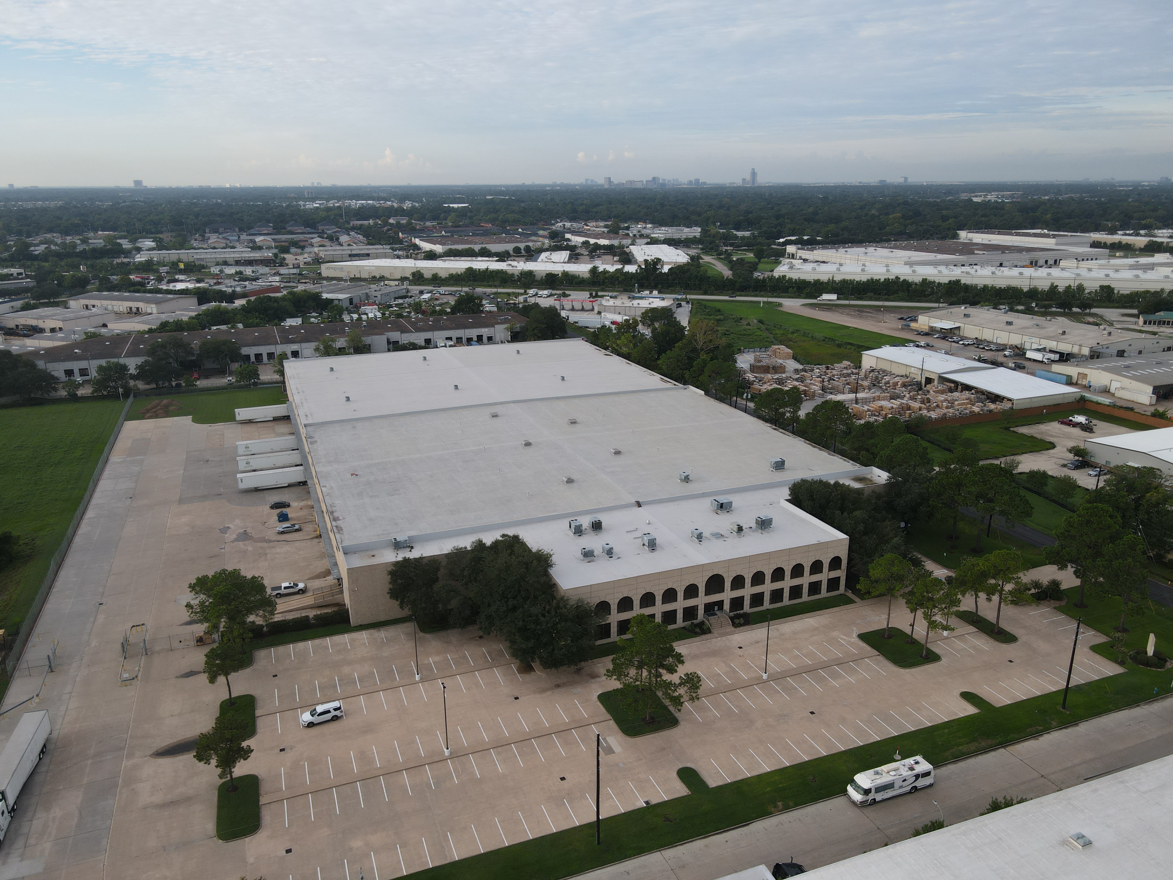 Avison Young completes sale of a 234,215 sf industrial building in Northwest Houston