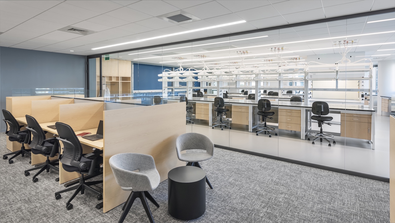 Interior photo of Broad Institute’s new biomedical facility in Cambridge, MA