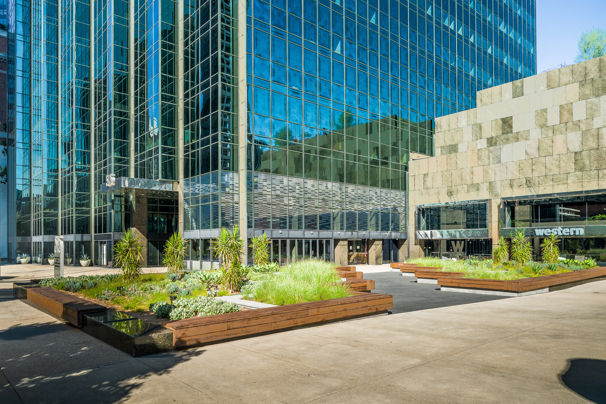 Image for Avison Young announces lease between John Hancock Real Estate and United Way of Greater Los Angeles in downtown Los Angeles article