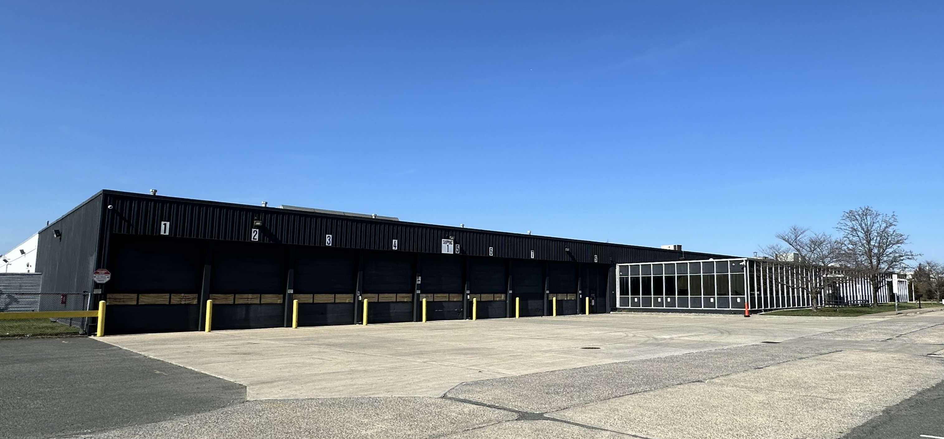 Image for Avison Young arranges industrial property lease for Kamps Pallets in North Brunswick, NJ article