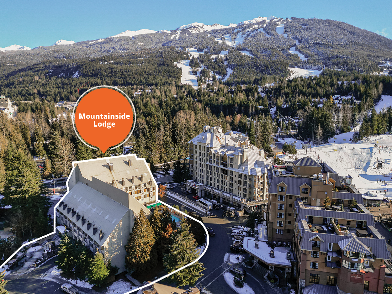 Vue aérienne mettant en évidence Mountainside Lodge à Whistler BC